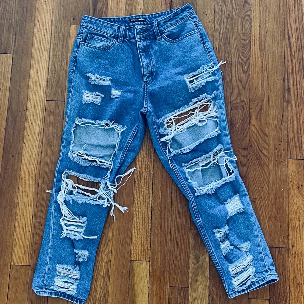 Fashion Nova Destroyed Boyfriend Jeans